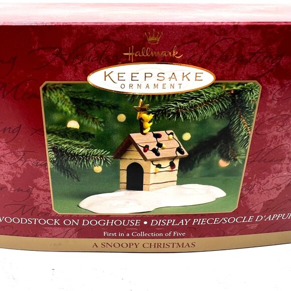 Hallmark Keepsake Ornament Woodstock On Doghouse Display Piece 2000 A Snoopy Chr - Picture 1 of 10